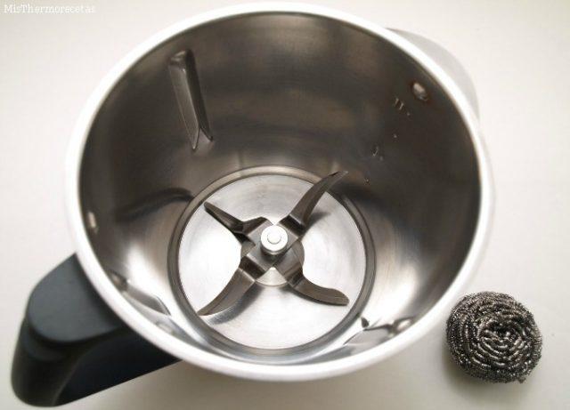 How to clean the bottom of the thermomix if it is burned or stained - trick
