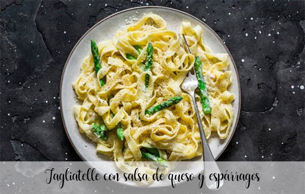 Tagliatelle with cheese sauce and asparagus with Thermomix
