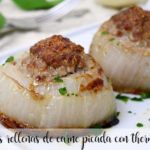 Onions stuffed with minced meat and bacon with Thermomix
