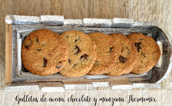 Thermomix oatmeal, chocolate and apple cookies