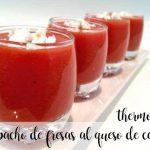 Strawberry gazpacho with goat cheese with thermomix