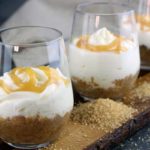 Cups of cheesecake with toffee with thermomix