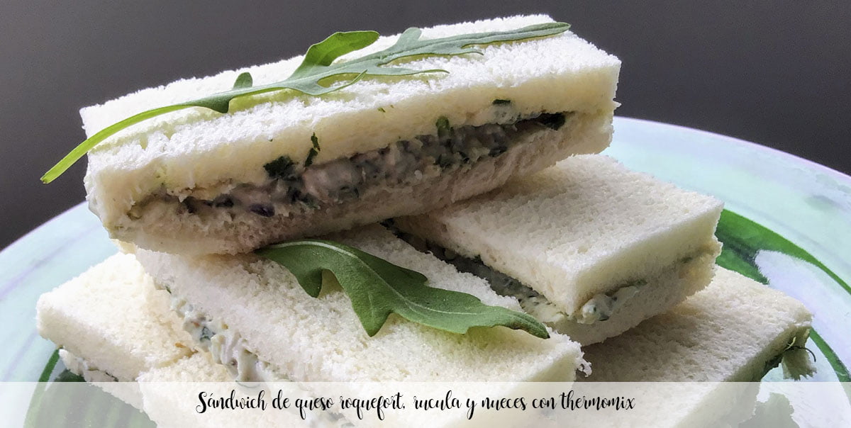 Roquefort cheese, arugula and walnuts sandwich with thermomix