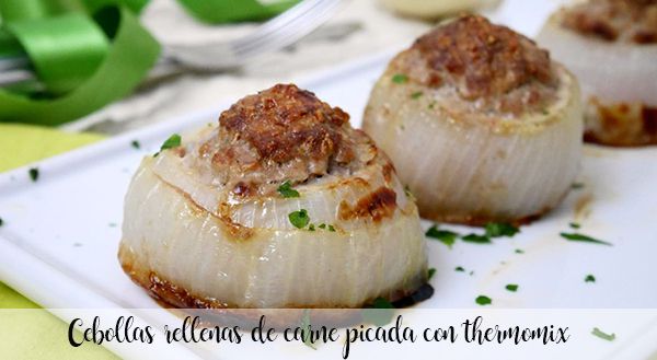 Onions stuffed with minced meat and bacon with Thermomix