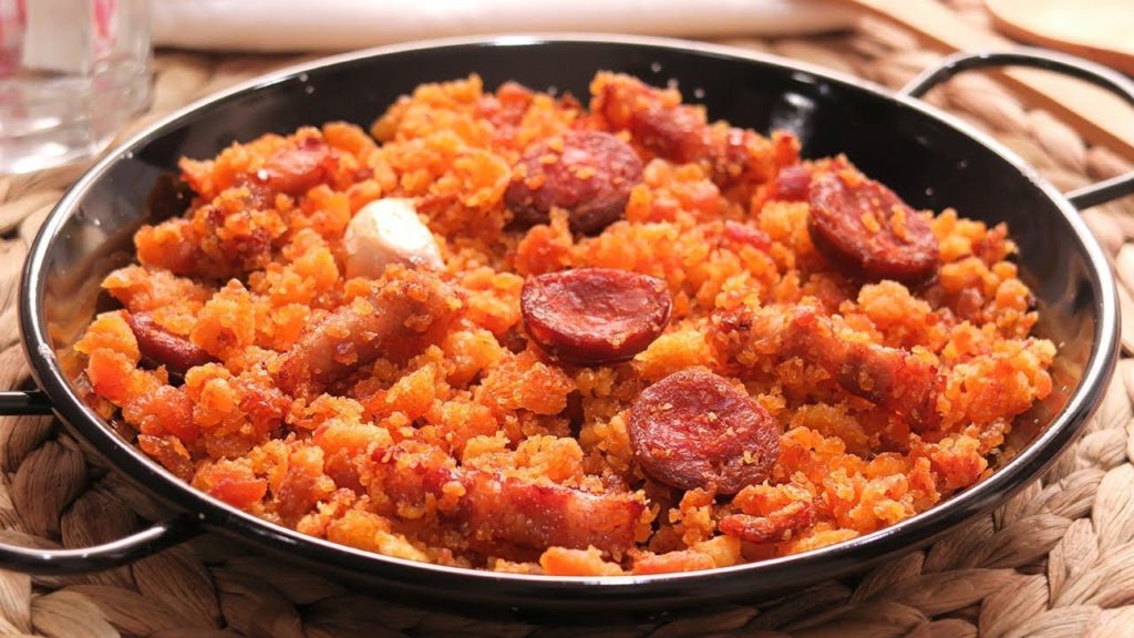 Migas with chorizo ​​and bacon with GM pot