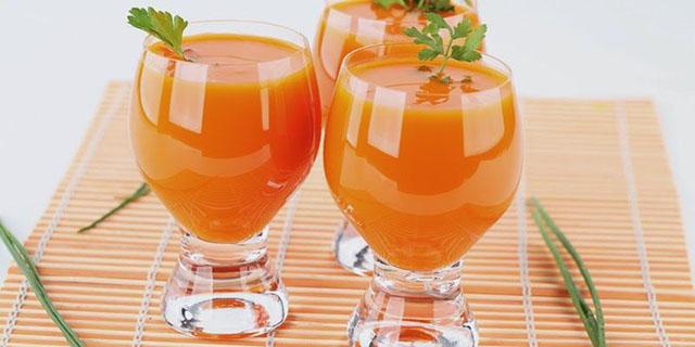 Fat-devouring papaya, melon and pineapple juice with thermomix