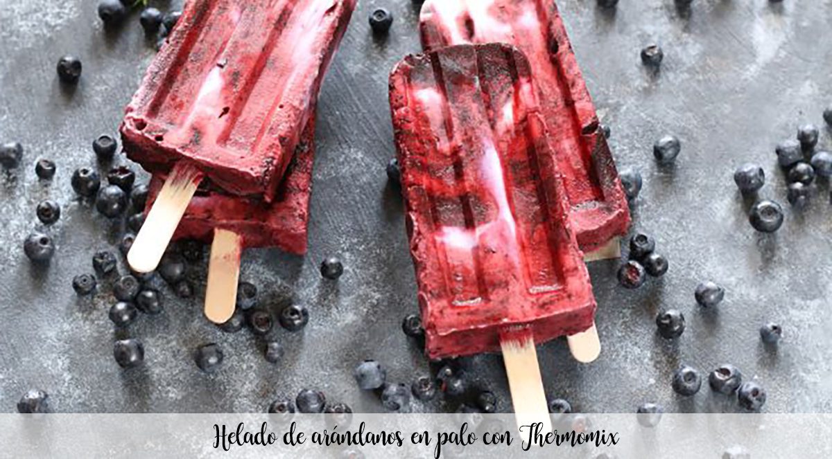Blueberry ice cream on a stick with Thermomix