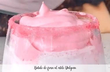 Strawberry milkshake in Dalgona style