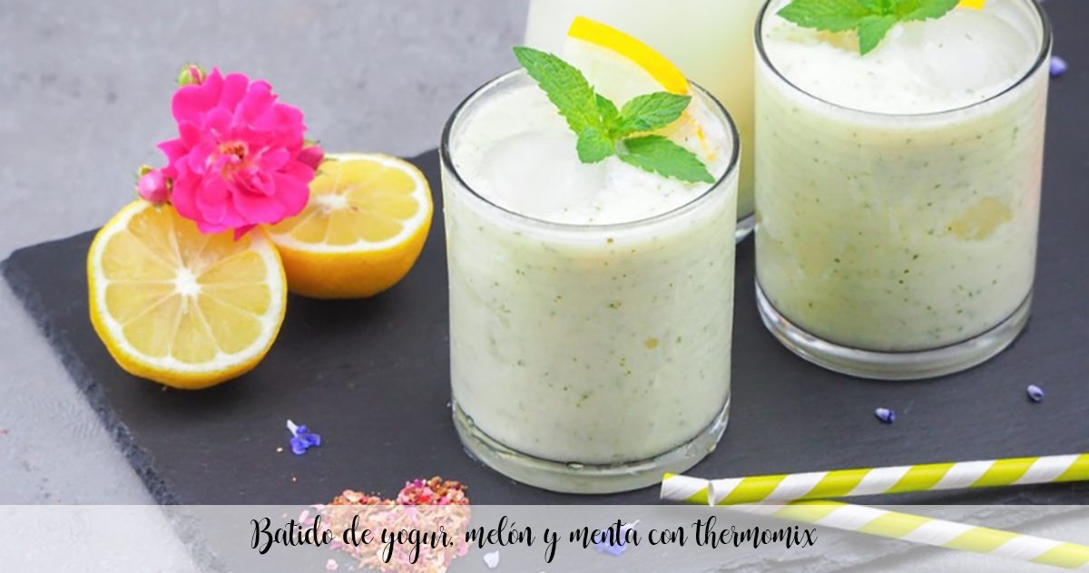 Yogurt, melon and mint smoothie with thermomix