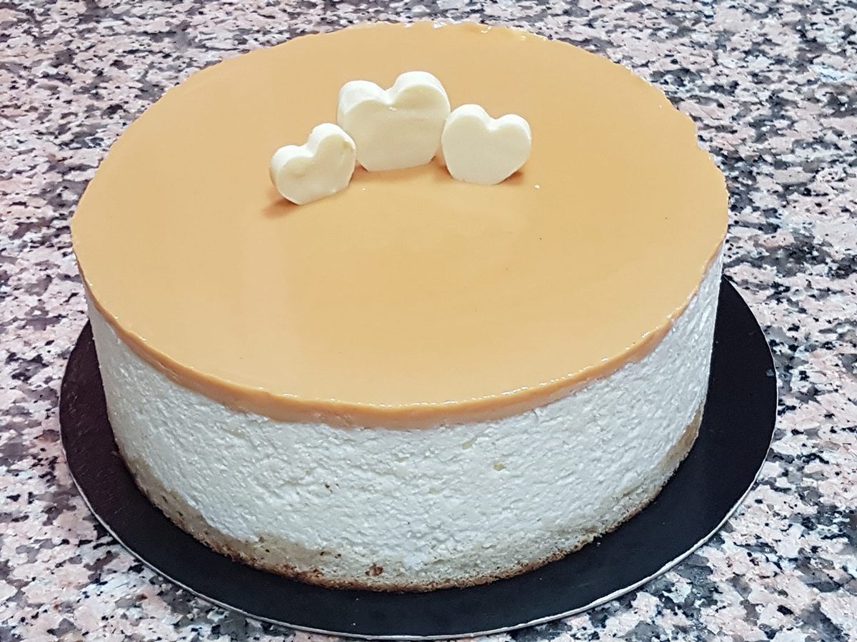 Chocolate and caramel mousse cake with thermomix