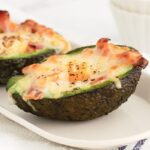 Avocado stuffed with ham and cheese with Thermomix