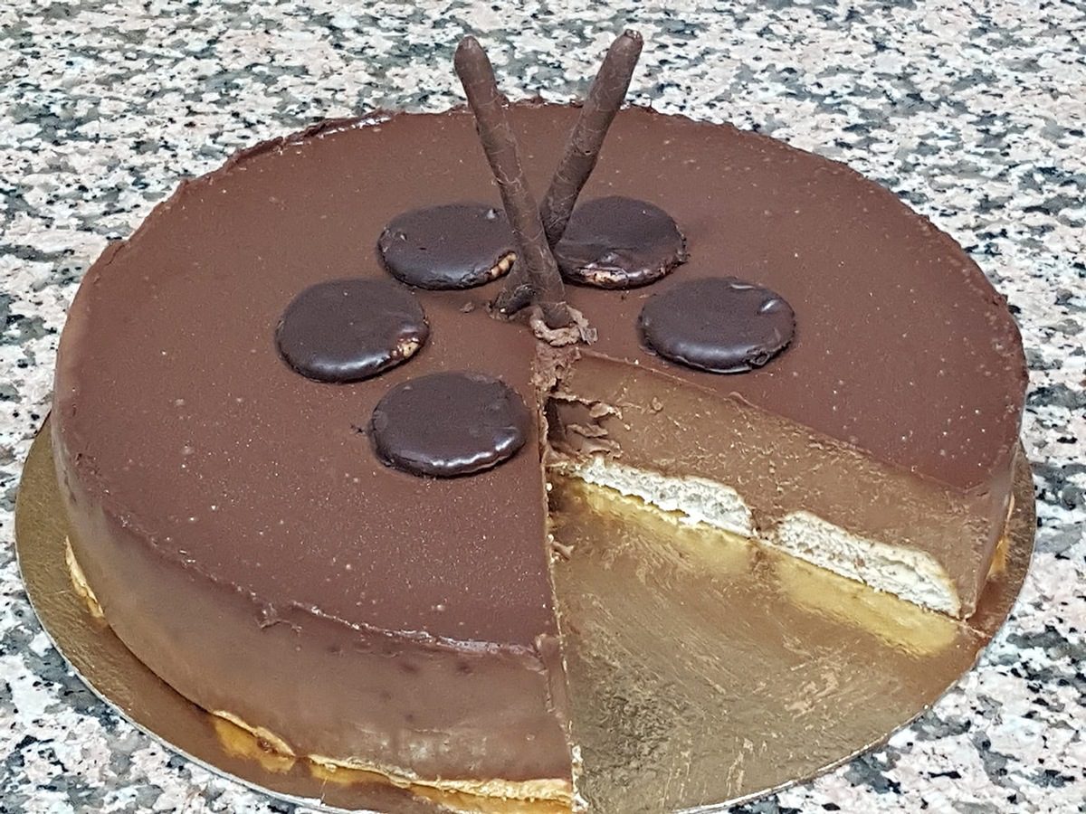 Creamy chocolate cheesecake with thermomix