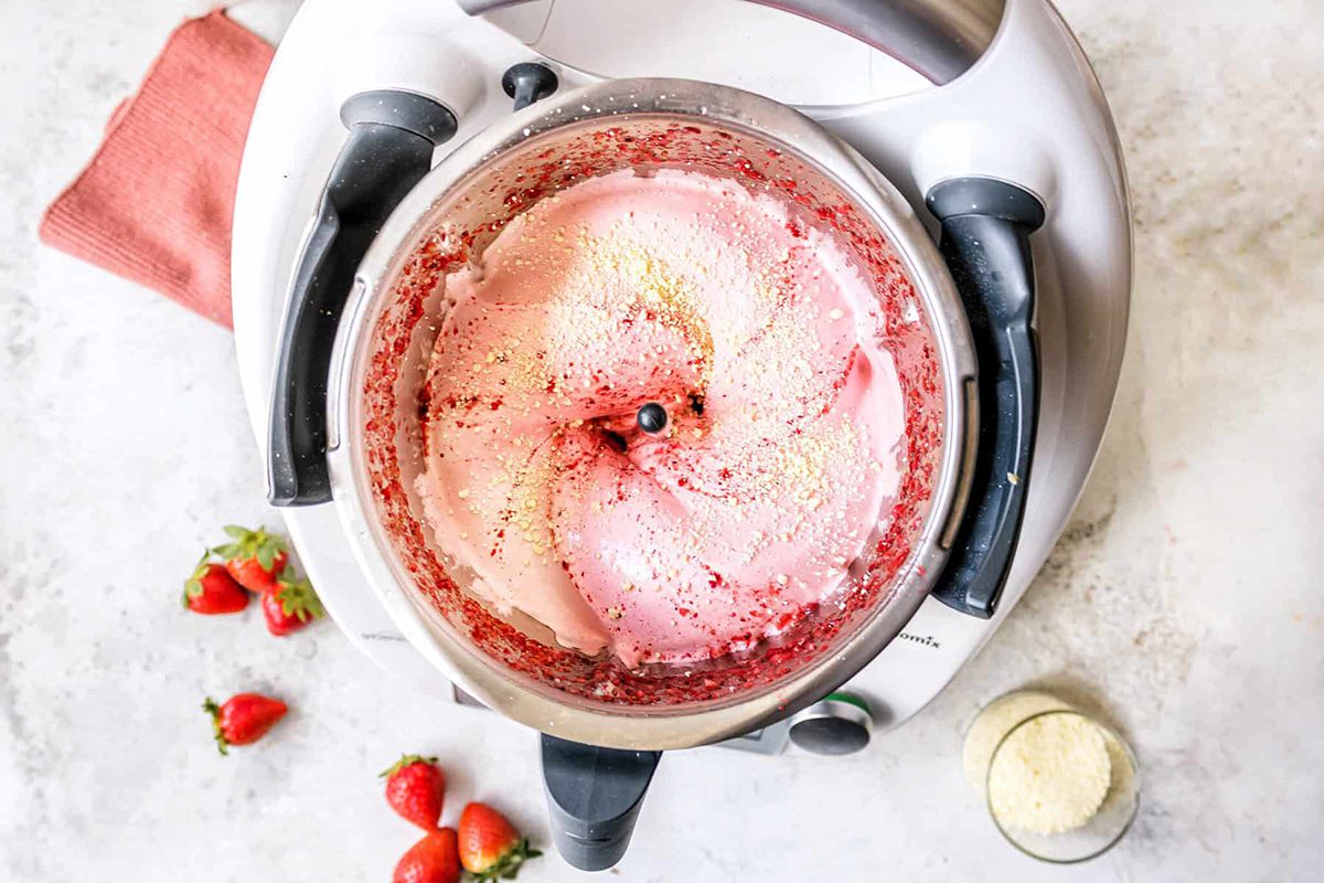 Soft Strawberry and White Chocolate Ice Cream with Thermomix