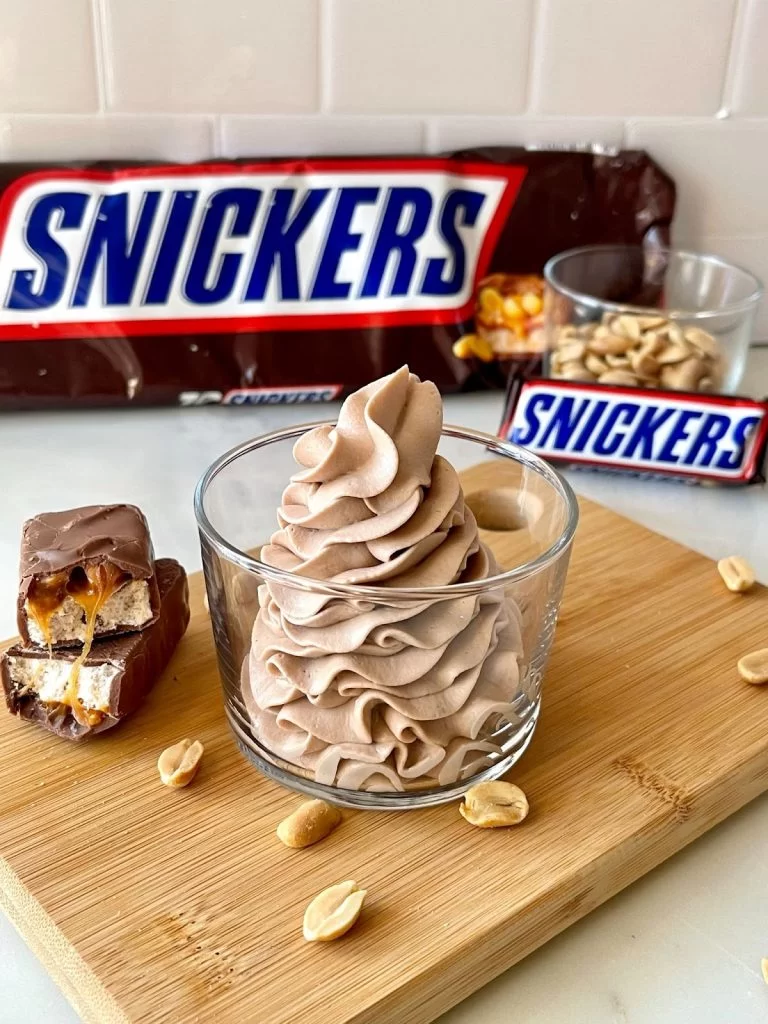 Irresistible Snickers mousse with Thermomix